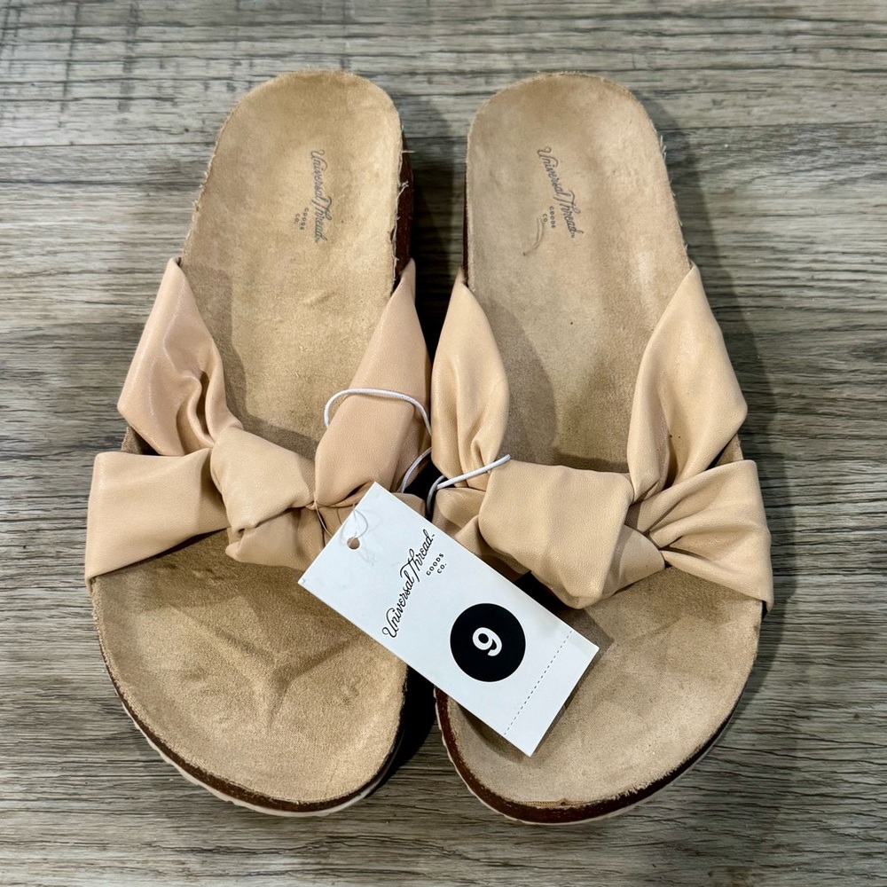 New with tags. Universal Thread Sandals. Women’s Size 9